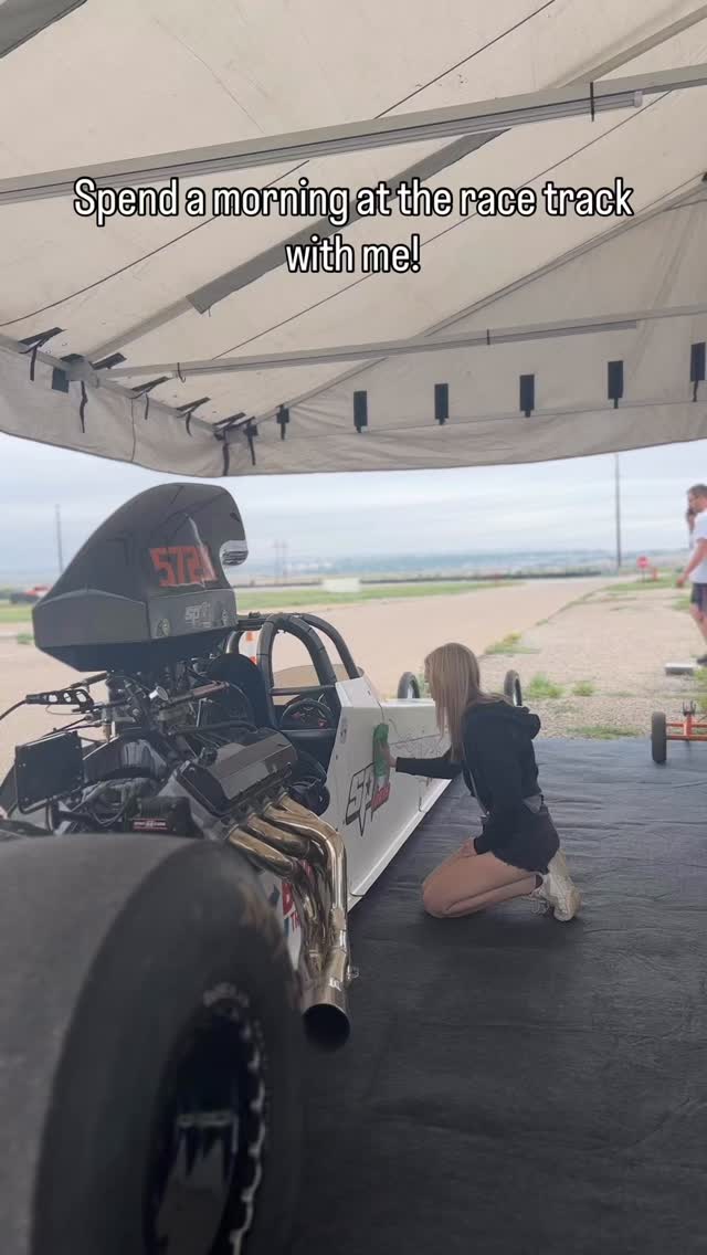 BertramGarjsi7's tweet photo. Love my race track mornings! What’s better than loud cars and the smell of race fuel to start your day? https://t.co/6nXApAnwKq