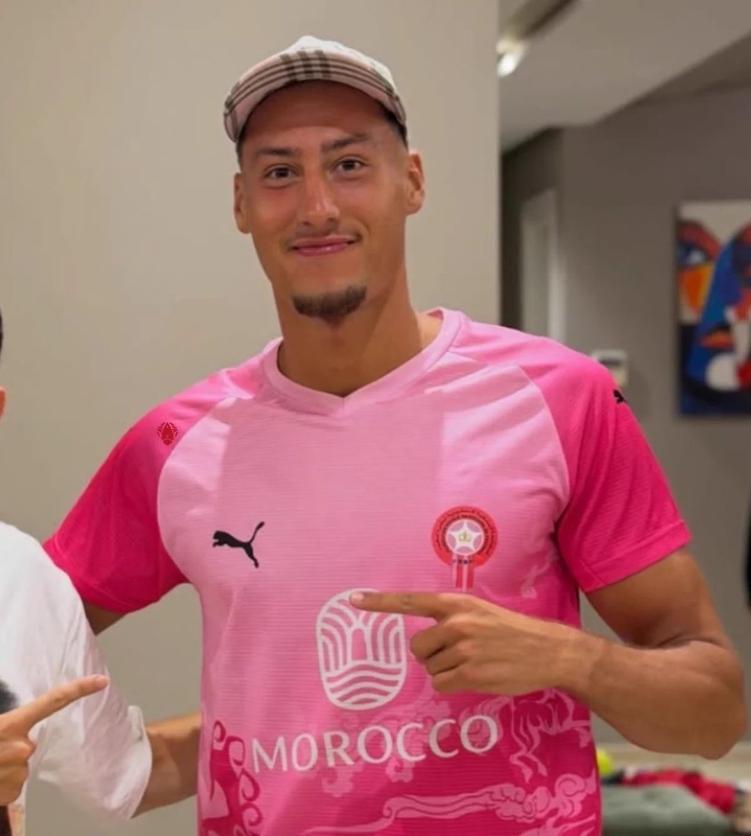 Jeb_Bady's tweet photo. Le maillot Raibi Jamila faut l’interdire à la vente mdrrr https://t.co/JiHibhxObI
