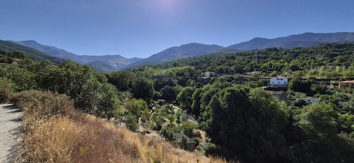 antoniodl_'s tweet photo. Hervás 21 °C. https://t.co/P2WqaNFwPg