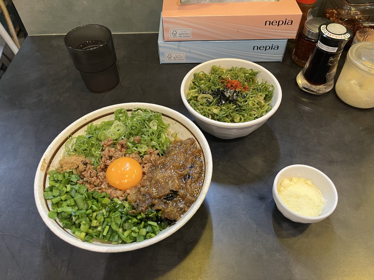 ze9rosu's tweet photo. 休暇前のご飯は最高だなあ https://t.co/rLxZK9CWVy