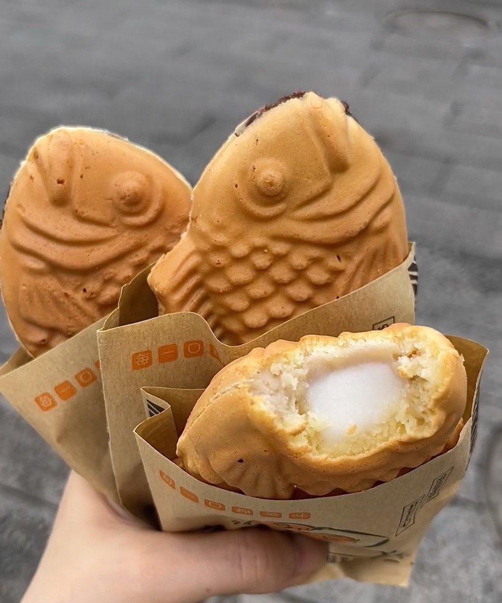 LakenAddison's tweet photo. Craving late-night street vibes Warm, crispy taiyaki with red bean filling hits different after a long day https://t.co/AdwSPCO4dX