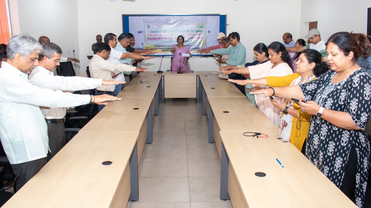 MilletsNews's tweet photo. The Swachhta Hi Sewa 2026 (“Swachhta Main Sahbhag-Swachh Bharat, Viksit Bharat” from 17th Sep to 2nd Oct) campaign started at ICAR-IIMR, Hyderabad, with the objective of promoting cleanliness, hygiene, sanitation and awareness among staff members and the surrounding community. https://t.co/NAFhanw5u4