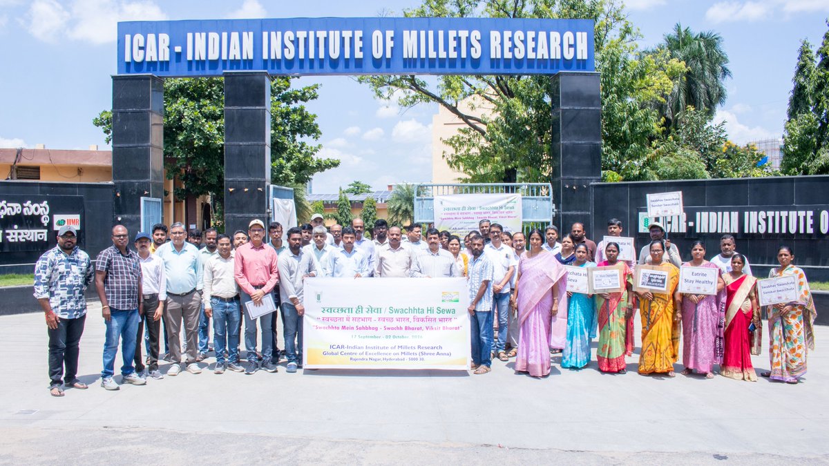 MilletsNews's tweet photo. The Swachhta Hi Sewa 2026 (“Swachhta Main Sahbhag-Swachh Bharat, Viksit Bharat” from 17th Sep to 2nd Oct) campaign started at ICAR-IIMR, Hyderabad, with the objective of promoting cleanliness, hygiene, sanitation and awareness among staff members and the surrounding community. https://t.co/NAFhanw5u4
