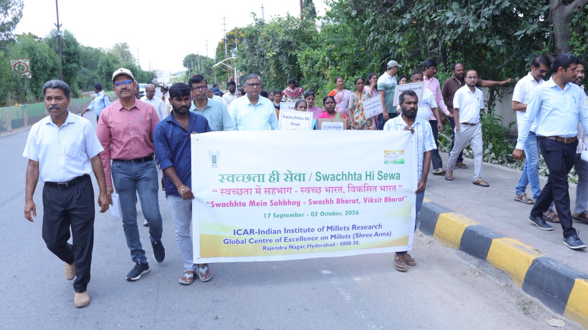 MilletsNews's tweet photo. The Swachhta Hi Sewa 2026 (“Swachhta Main Sahbhag-Swachh Bharat, Viksit Bharat” from 17th Sep to 2nd Oct) campaign started at ICAR-IIMR, Hyderabad, with the objective of promoting cleanliness, hygiene, sanitation and awareness among staff members and the surrounding community. https://t.co/NAFhanw5u4