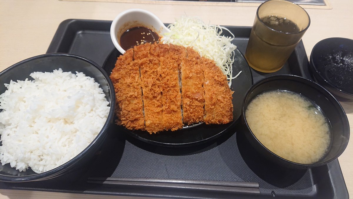 RVEGYago's tweet photo. リアル、トン活🥴🐖 https://t.co/eCVgzmfIQx