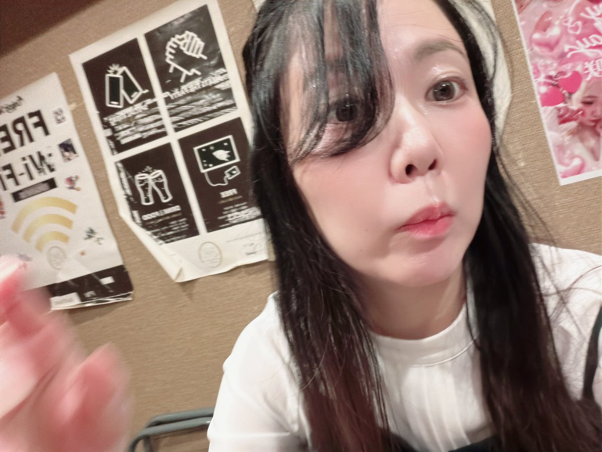 guchi_to_A's tweet photo. 盛れるアプリないよな‼️‼️‼️

ギャザパオープンしてます🤎
あけたら誕生日…30歳なってまう…キツいね〜(   ¯−¯ )

ちゃんまいとお待ちしてます🌟 https://t.co/SoUBmoZ7lp