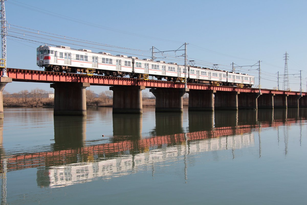 sanyo_cs's tweet photo. 山陽電車で訪れる駅シリーズ【高砂駅てくてく旅】
歴史の残る町並みが魅力の－高砂－。
グルメや神社仏閣、ワークショップ、お祭りなどの魅力を中の人目線でお伝えしていきます✨
これからの投稿をお楽しみに！
ちなみに、写真は高砂横にある加古川橋梁を走る3000系４連です🚃
#山陽電車　＃高砂 https://t.co/dZE3CQmHcJ