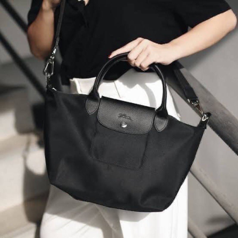 favgurlthings's tweet photo. Longchamp neo black size s มือ2 ของแท้
รุ่นนี้ shop sold outแล้วนะคะ ไม่มีขายแล้ว❌ แรร์ไอเท็มมากๆ 

✨2,990.- ส่งฟรี (shop 10,000+)

#ส่งต่อ #ส่งต่อกระเป๋ามือ2 #ส่งต่อlongchampแท้ #longchampthailand #longchampth #longchampsecond #ส่งต่อlongchamp #กระเป๋า #กระเป๋ามือสอง https://t.co/22DywWwpHY