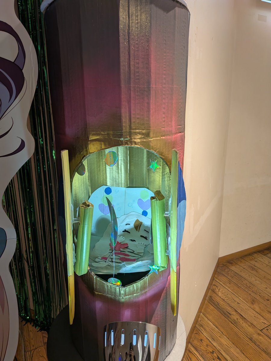HUMAX_SHIBUYA's tweet photo. うっそ コラボー！？

『超かぐや姫！』コラボドリンク　￥900(税込)
コースター(全3種/ランダム)付き！

映画のお供にどうぞ！
ドリンクだけの購入も大丈夫です！

追記：池袋HUMAXからあのゲーミング電柱が届きました！…あれ？何かいる…？ https://t.co/y62ayyevsa