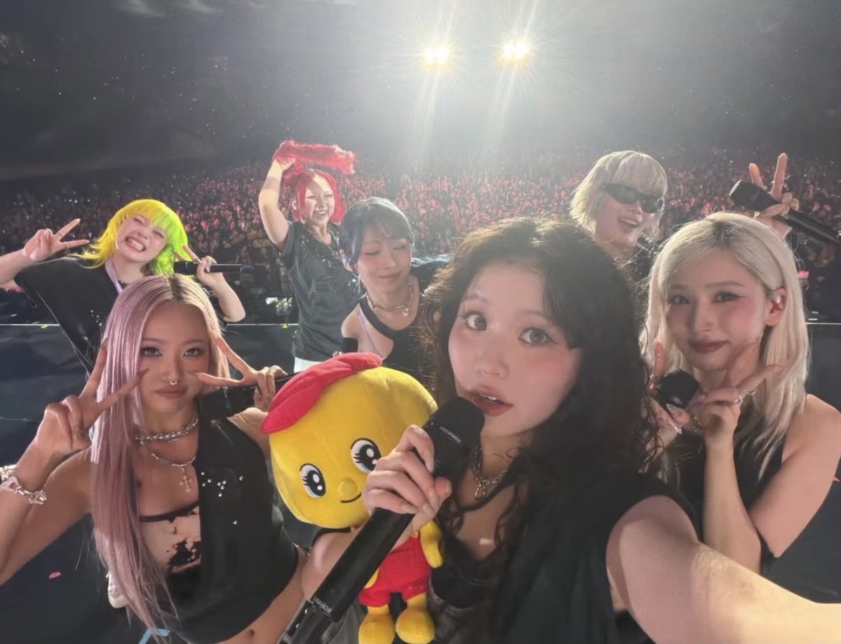 honeysmoom's tweet photo. HANAのLIVE楽しすぎた😭🥀🔥

楽しすぎてアドレナリン出すぎて、もはや記憶ない🤣🤣
気づいたら終わってたくらい一瞬やった😂

生HANAちゃんたち可愛すぎるしかっこよすぎるし、歌もダンスも最高😭🔥
HONEYsのみんなとも仲良くなれて、楽しさ倍増した🥹🫶🏻

余韻えぐい。もう一回行きたい😭💗 https://t.co/JpYpDzVSuk