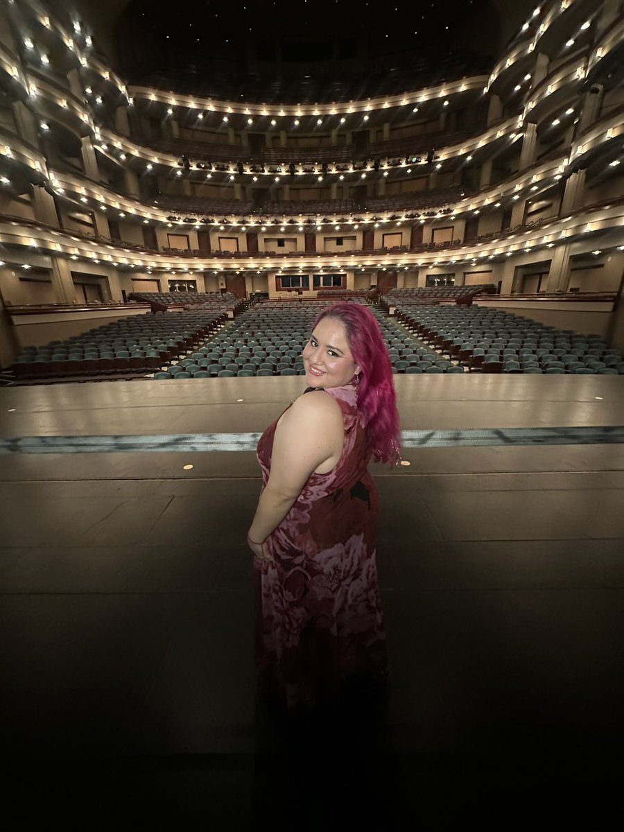 vivaciousdivina's tweet photo. Private tour of the Adrienne Arsht Center 👑 on the stage where I belong https://t.co/wW81YL1OJi