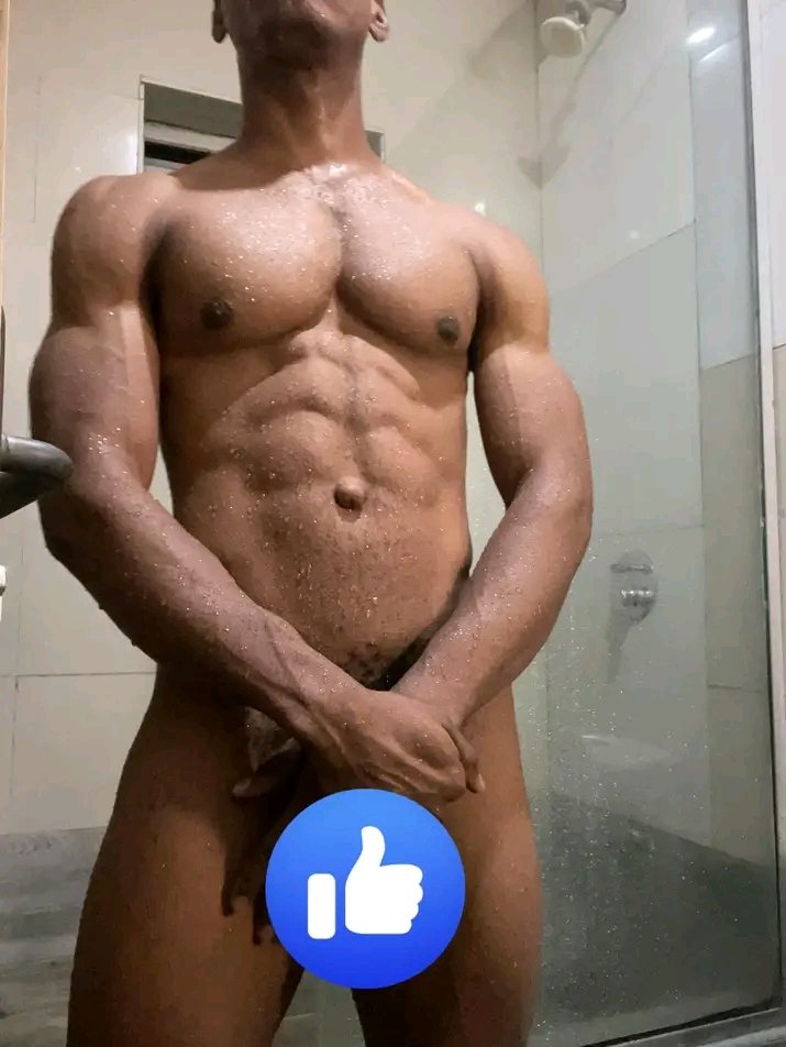 FitManGustavo's tweet photo. Who's want to remove my hands 🍆😋 https://t.co/H5FNawpH2a