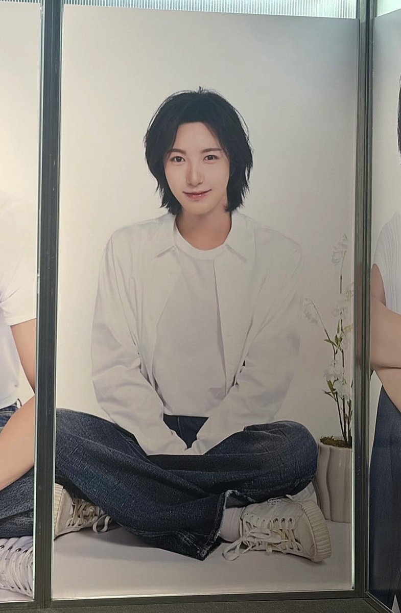 Nvhrj23's tweet photo. 🦊💭 Kadang-kadang aku juga ngerasa takut, tapi kenangan berharga yang udah kita bagi sama sama selalu ngasih aku kekuatan buat terus melangkah maju.

NEO DIMENSION POP UP POSTCARD 
#RENJUN #런쥔 #黄仁俊 #ロンジュン #เหรินจวิ้น https://t.co/rkyegaAcSS