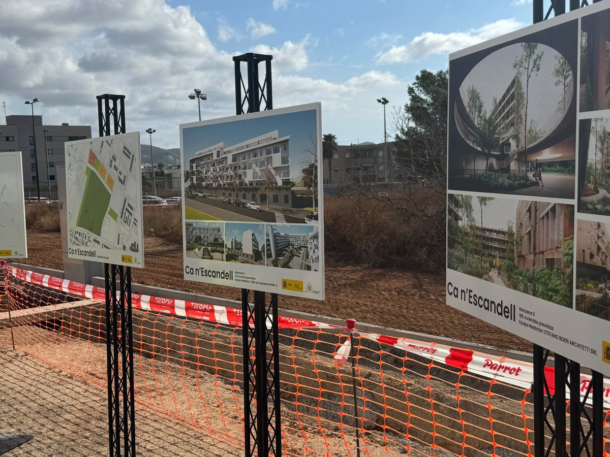 Rosanchezgrau's tweet photo. Acompanyam la ministra d’Habitatge, @isabelrguez , a Ca n’Escandell, on el Govern d’Espanya ja treballa per construir 532 habitatges públics i assequibles i un nou barri amb serveis i espais verds, amb la col·laboració de l’Ajuntament d’Eivissa.

Una actuació que demostra la importància de la intervenció pública per ampliar el parc d’habitatge i garantir que l’accés a una llar digna sigui un dret efectiu.