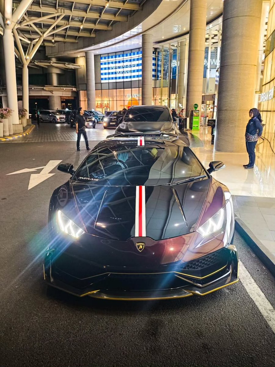 KennaStabllb's tweet photo. Lamborghini Huracán... https://t.co/D53VSVg1e8