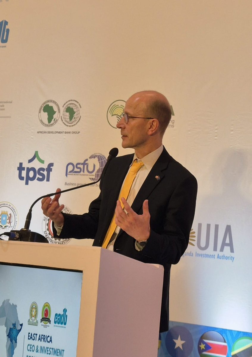 EUAmbKenya's tweet photo. 🇪🇺🫱🏻‍🫲🏾🇰🇪🇹🇿🇺🇬🇸🇴🇨🇩🇷🇼🇧🇮🇸🇸

Team Europe at East African Investment Forum 2026, Nairobi

Asante sana 🙏

Tunataka kuongeza biashara na uwekezaji kati na EU na Jumuiya ya Afrika Mashariki EAC https://t.co/LZC7s2lIwF