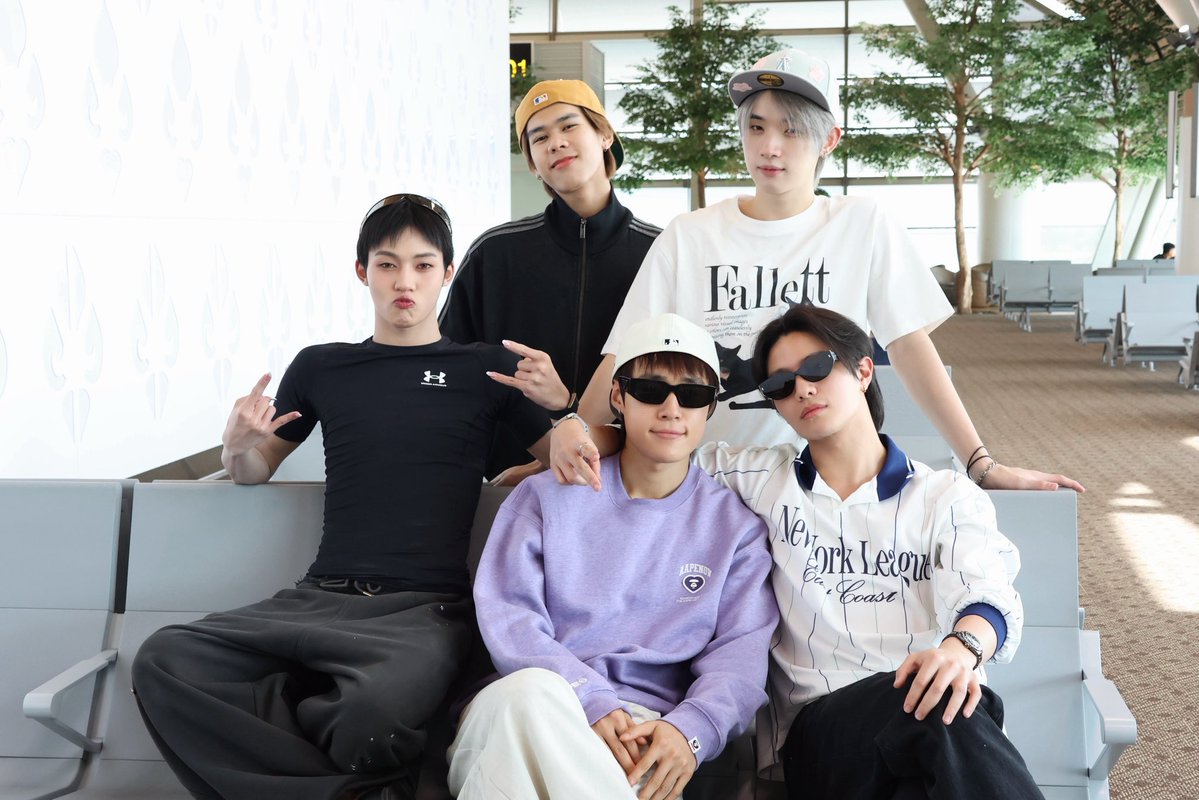GMMTV's tweet photo. Malapit na kaming pumunta sa Maynila para makipagkita sa aming minamahal na Filipino Lykyou! 🐺💨 Maghanda na at magkikita kita na tayo sa wakas! 🎉

We're heading to Manila now! Get ready to get together and let out all this missing-each-other energy! 🐺💨

#LYKNDuskAndDawnWorldTour2026
#LYKNDuskAndDawnxManila
#LYKN @LYKNofficial @Williamjkp1 @realxlg @nnutdan @hongshihoshi03 @TuiChayatorn 
#RISERMUSIC @RiserMusic 
#GMMTV
