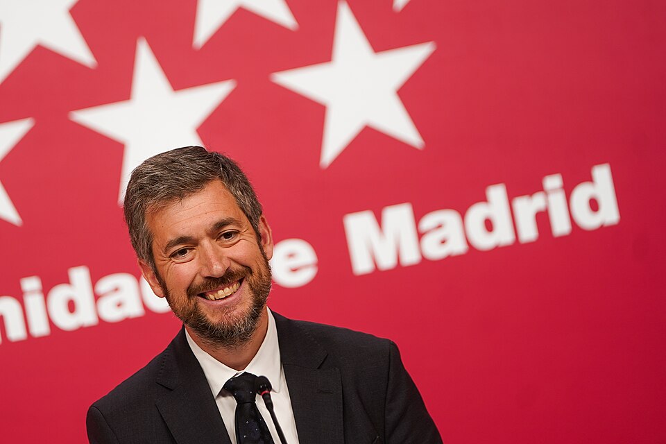 dfernandez1975's tweet photo. SALVAR AL SOLDADO #AYUSO. Os cuento lo que va a decir hoy el consejero García para que el escándalo del ático no salpique a la presidenta. Que el Consejo de Gobierno nunca encargó la compra. Para eso hay que leer muy bien los estatutos de Planifica Madrid
Dentro hilo... 🧵 https://t.co/bRSN342gmQ