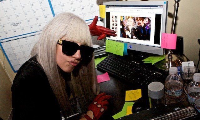 unicornthedark's tweet photo. bom diaaa https://t.co/n2kKW0qUBD
