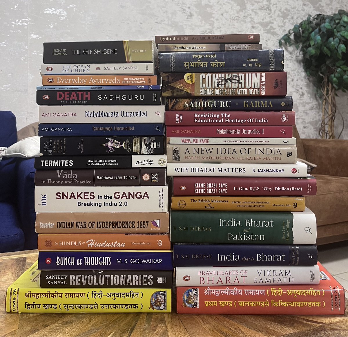 gargiuvacha's tweet photo. I shared this list of some of my books on Reddit and Instagram ! 

Guess how the comment section looks on each of those platforms…

Curious how X comment section would look. https://t.co/r36ULTcY0y