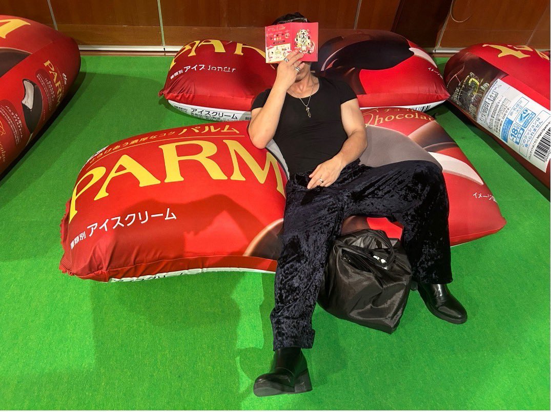 harurusolo's tweet photo. パルム展に行ってきました、最後は罪深きパルム二度付けはるさめEdition👍
(カラースプレーとのりしおパチパチキャンディ？みたいなやつ) https://t.co/CxX7CKapkm