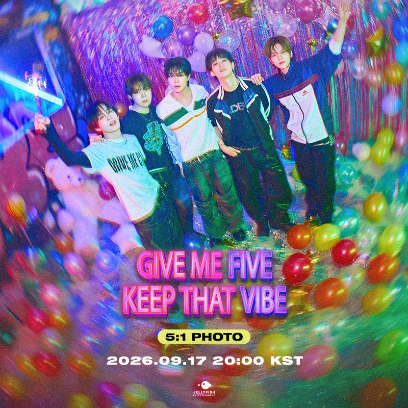 the_verivery's tweet photo. [🔉]
2026 VERIVERY CONCERT “GIVE ME FIVE, KEEP THAT VIBE” SEOUL
5:1 PHOTO 상품 판매 안내📸

🗓️ 판매 기간 : 26.09.17(목) 8:00PM - 26.09.27(일) 11:59PM

DAY1💜
🔗 https://t.co/PlnYnCvdRa

DAY2🤍
🔗 https://t.co/aJUvKUrOzq

#베리베리 #VERIVERY #VRVR 
#VERIVERY_CONCERT 
#GiveMeFiveKeepThatVibe 
#GM5KTV