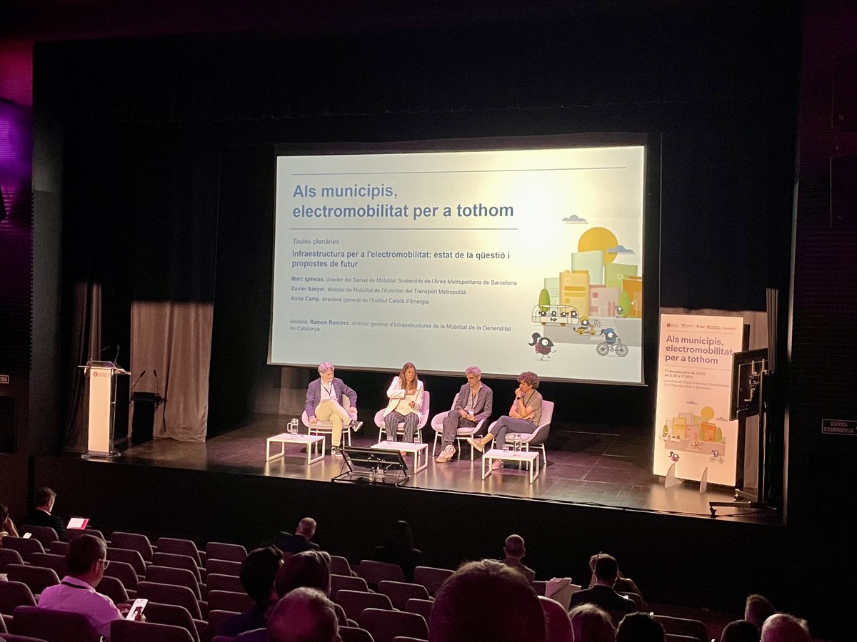 ATMbcn's tweet photo. 🔋La infraestructura de recàrrega és una peça clau per avançar en l’electromobilitat.

En Xavier Sanyer, director de Mobilitat de l’ATM, comparteix taula sobre l’estat actual i els reptes de futur, amb en Marc Iglesias de l’AMB i l’Anna Camp de  l’ICAEN.

#SEM2026 https://t.co/Mmj0jbVGBL