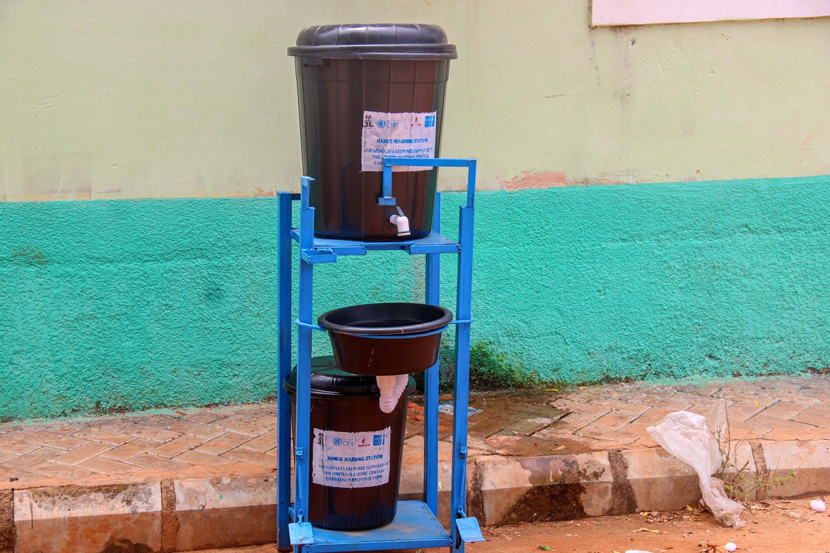 RAWYOD's tweet photo. In collaboration with @UNICEF_Nigeria, with support from @OCHANigeria RAWYOD is distributing waste bins and handwashing stations to selected health facilities and public areas in Damaturu

Promoting proper waste disposal and hand hygiene for cleaner, safer, healthier communities https://t.co/KqhelT96Ie