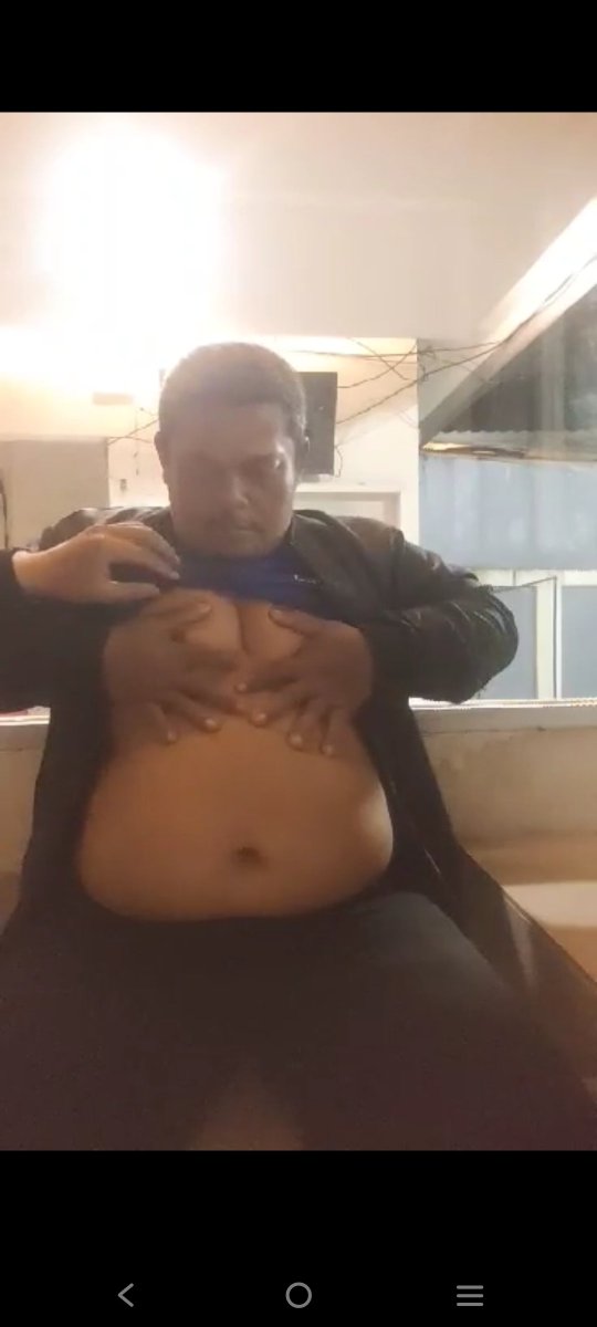 Omgendutbo7's tweet photo. Disini kalo ada yg brani, taklukin laki² normal sesuai slera nih gw spil, DM tar gw ksih Wa nya. Kalo gak brani order konten video gw pribadi. Stok gw banyak. prank bpak² normal yg gendut² Mulai gw rayu², refleksi, smpe gw entot. Penasaran silahkan DM. Di Order. https://t.co/SSAJVszkRS