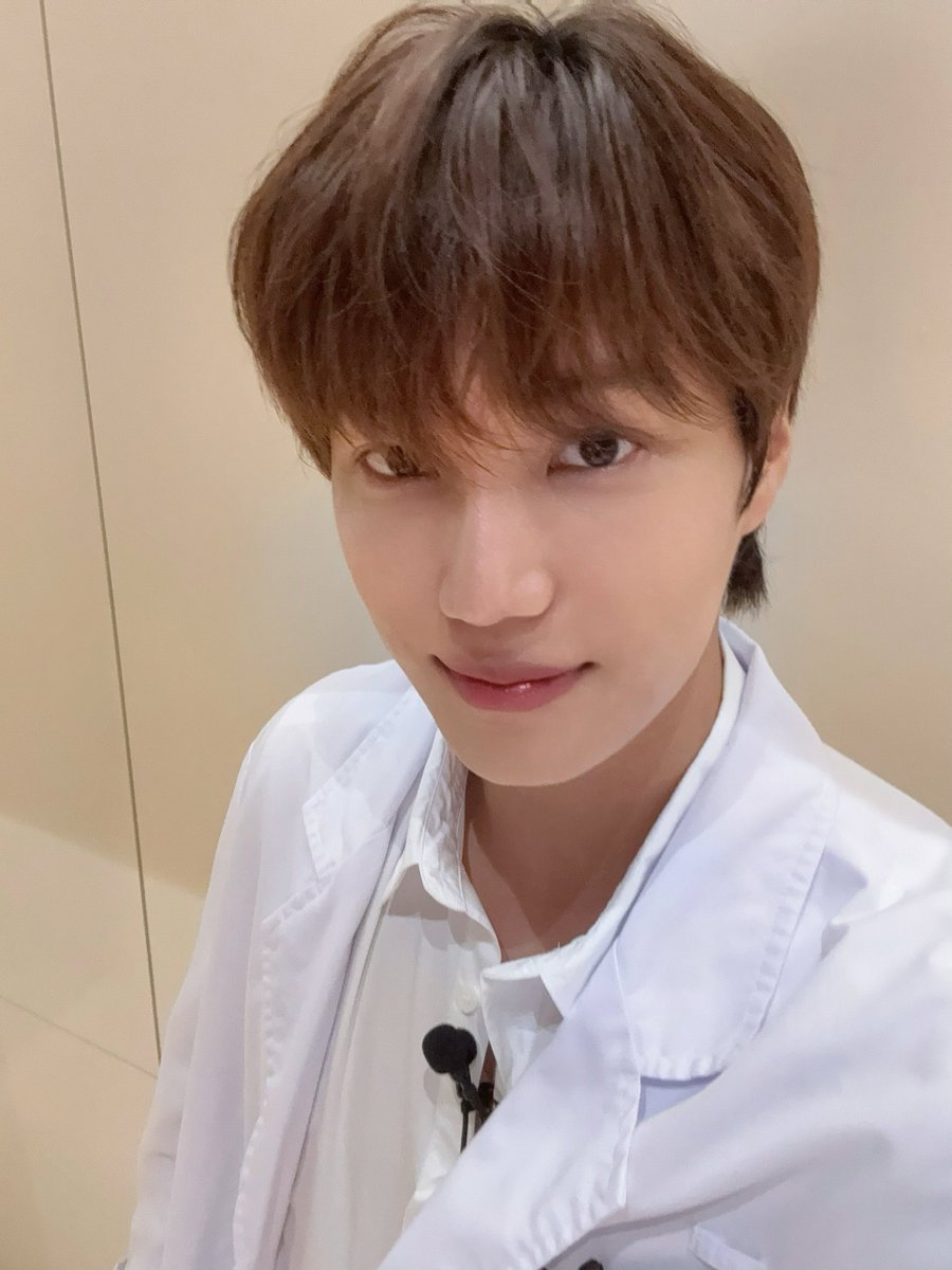 weareoneEXO's tweet photo. #전과자 🏥🥼🩺

#KAI #카이
#EXO #엑소 #weareoneEXO https://t.co/Q3bJz71sB3