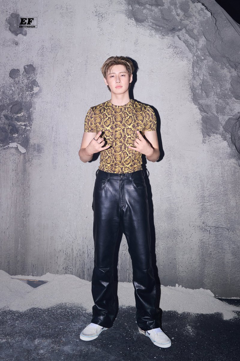 byeol_ice's tweet photo. [📷] ENHY-FASHION 
<THE SIN : BLISS> MV 착장 

#성훈 #SUNGHOON https://t.co/oU5Mrdv4Rq