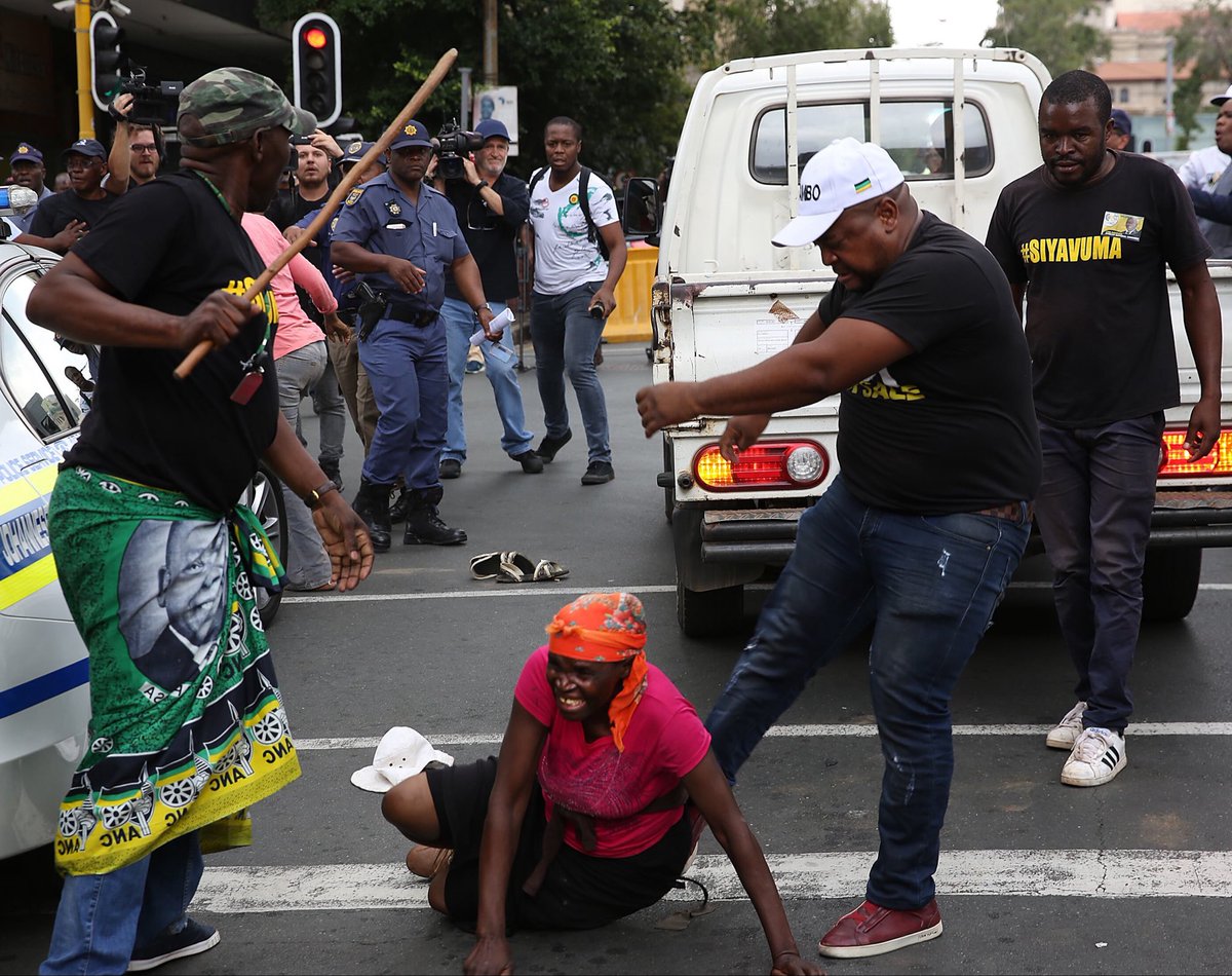 BennettSoka's tweet photo. ANC MUST FALL https://t.co/wGe9ghPXhf