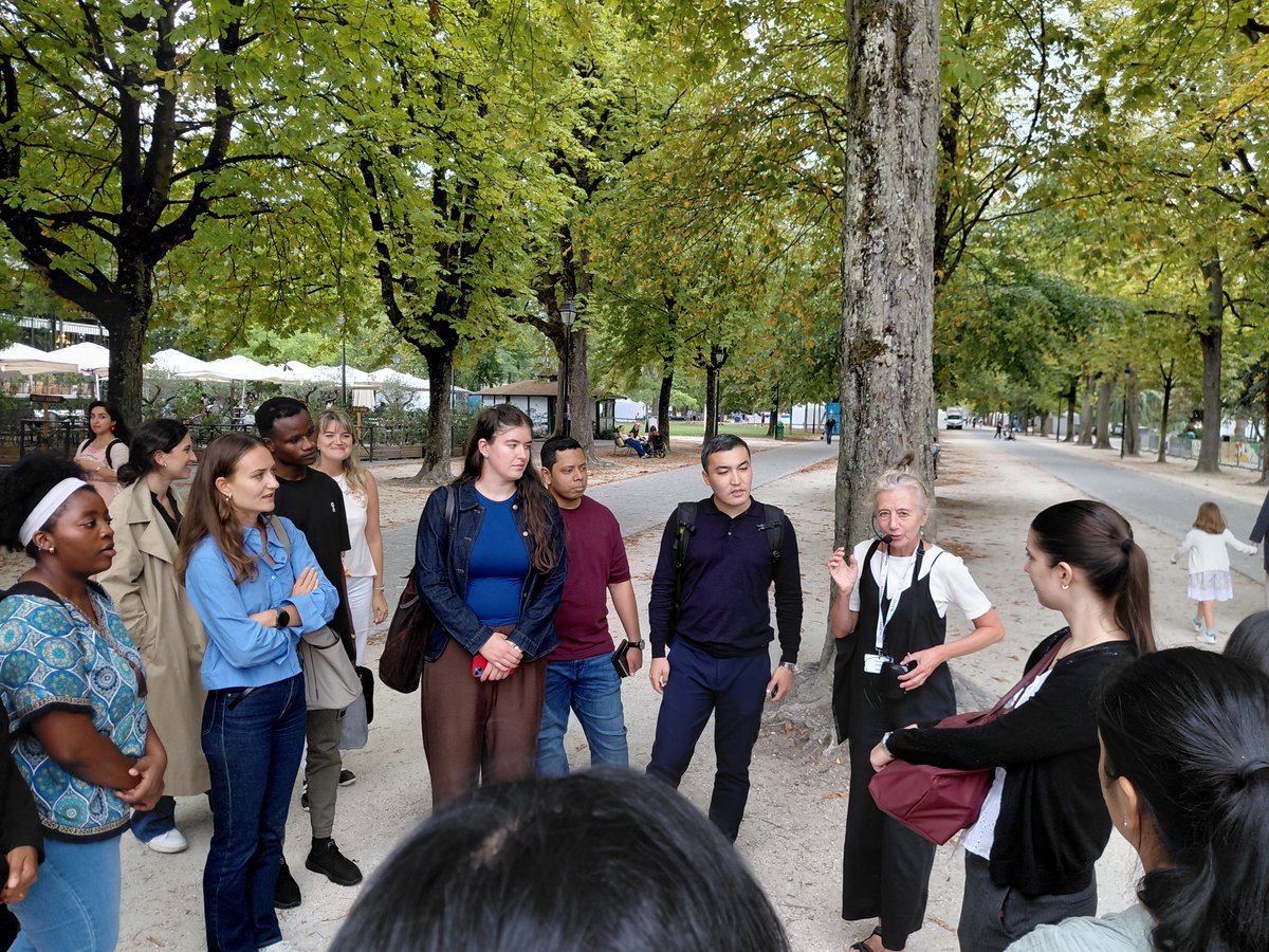 MEIG_Programme's tweet photo. #Teamspirit and #crosscultural exchanges are a central part of the #MEIGProgramme.

Our participants got the chance to learn more about the stimulating city of #Geneva and its #history during a guided city tour.

@UNIGEnews @unige_en @GSI_UNIGE @CEJE_UNIGE https://t.co/P6cdnHFVjR