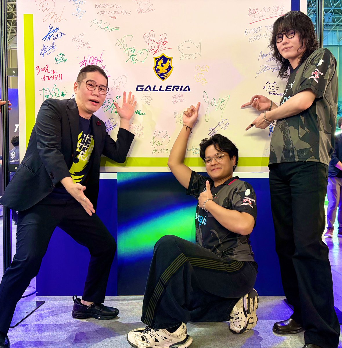 OooDa's tweet photo. 『GALLERIA』ブースご視聴、ご来場ありがとうございましたーーー❗️
Eurieceさん、Wabuさんと📷
GALLERIA✖︎APEXの公式コラボPCかっけぇ❗️
#ガレリアTGS2026 https://t.co/Qt8CZnUOea