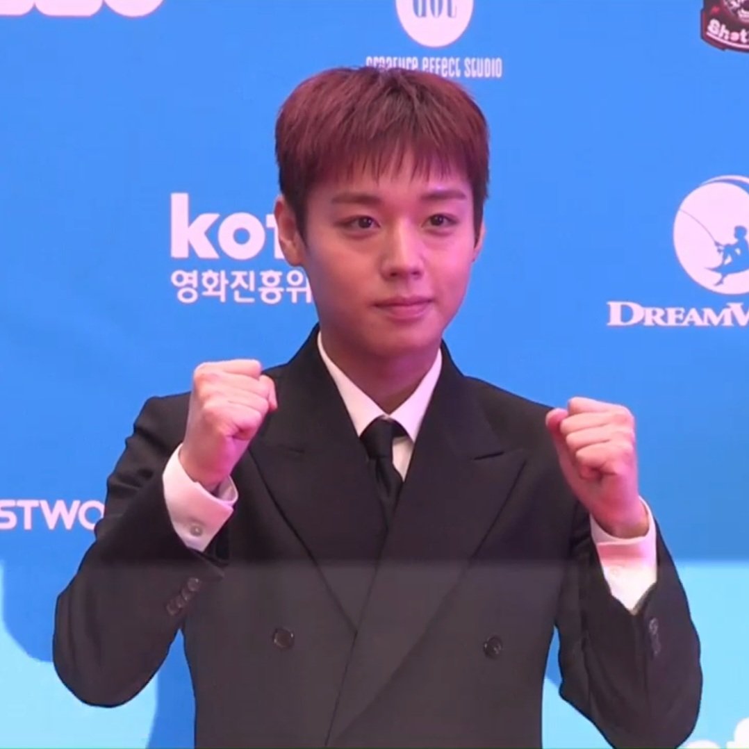 iii862842690625's tweet photo. 1년전보다 강해져서 돌아온 짧머토끼 https://t.co/xCNbcWsySy
