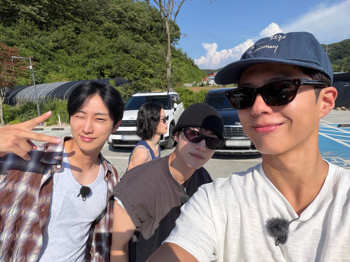 TBLlifes's tweet photo. @BOGUMMY #TBLlife #ParkBoGum #KwakDongYeon #THEBLACKLABEL https://t.co/DtVBFW6XiB