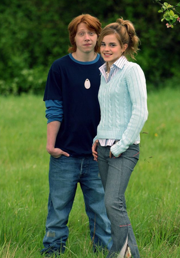 cinevow's tweet photo. Emma Watson and Rupert Grint, 2004 https://t.co/LmHTrlEv74