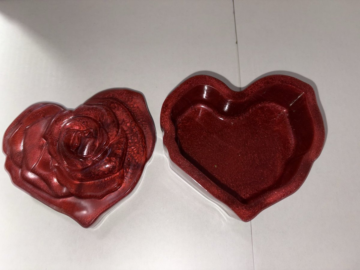bigdpbigd86's tweet photo. Not just maple syrup I make and sell epoxy and wood crafts https://t.co/LwkI3VBIwf