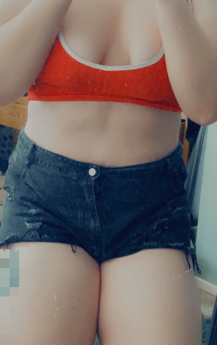 vicycle's tweet photo. i woke up from a nightmare with a runny nose AND a tummyache. someone get over here and kiss SOMEthing better (pic of places to kiss me better included) (neck and forehead are also fair game) https://t.co/KvEYMsdXU8