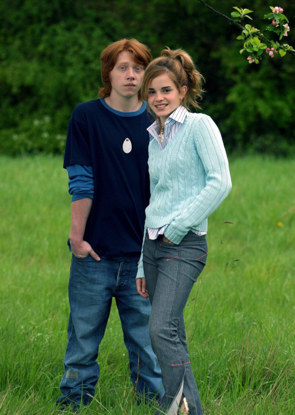 cinevow's tweet photo. Emma Watson and Rupert Grint, 2004 https://t.co/LmHTrlEv74
