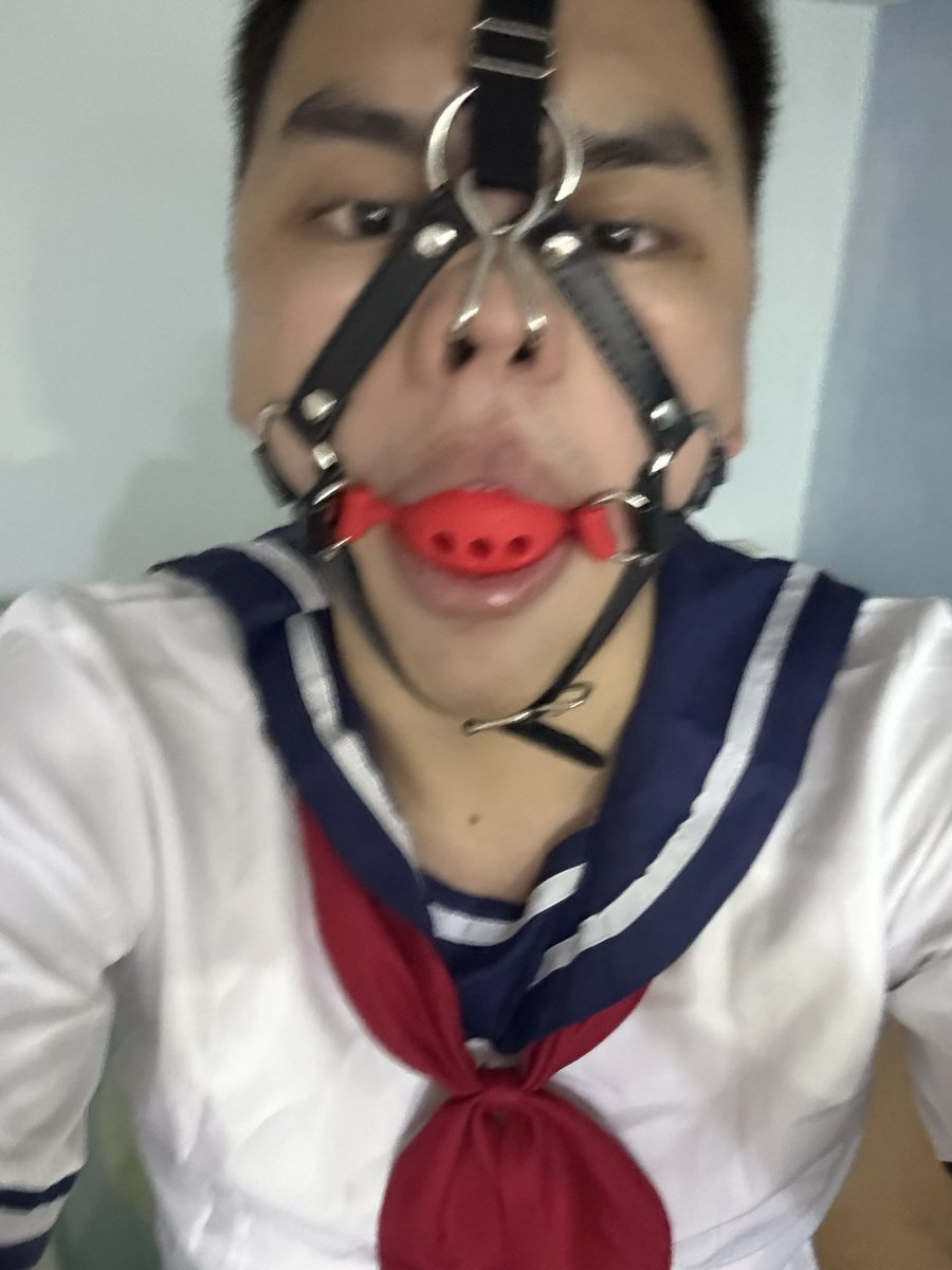 WeiXing22's tweet photo. 鼻勾口球弄到很羞耻～
感觉很丑萌啊啊啊
#口球 #贞操锁 #鼻勾 #羞羞 https://t.co/uji2EKjkxt