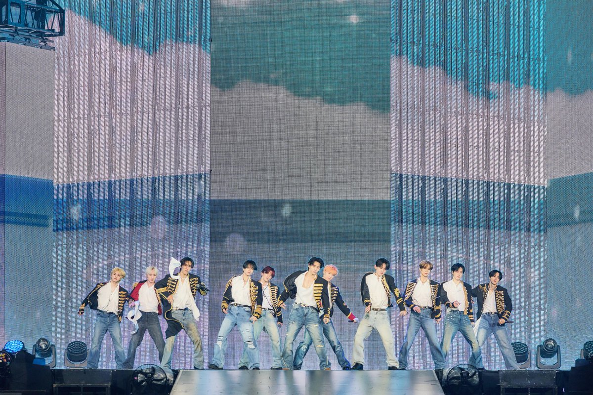 oricon's tweet photo. INI、初の東京ドーム公演に涙も💧
「僕たちは皆さんの光であり続けます」　

2日間で10万人が熱狂🔥
📸写真多数
https://t.co/c0hLLVP8q0 https://t.co/w6U2VY4hm6