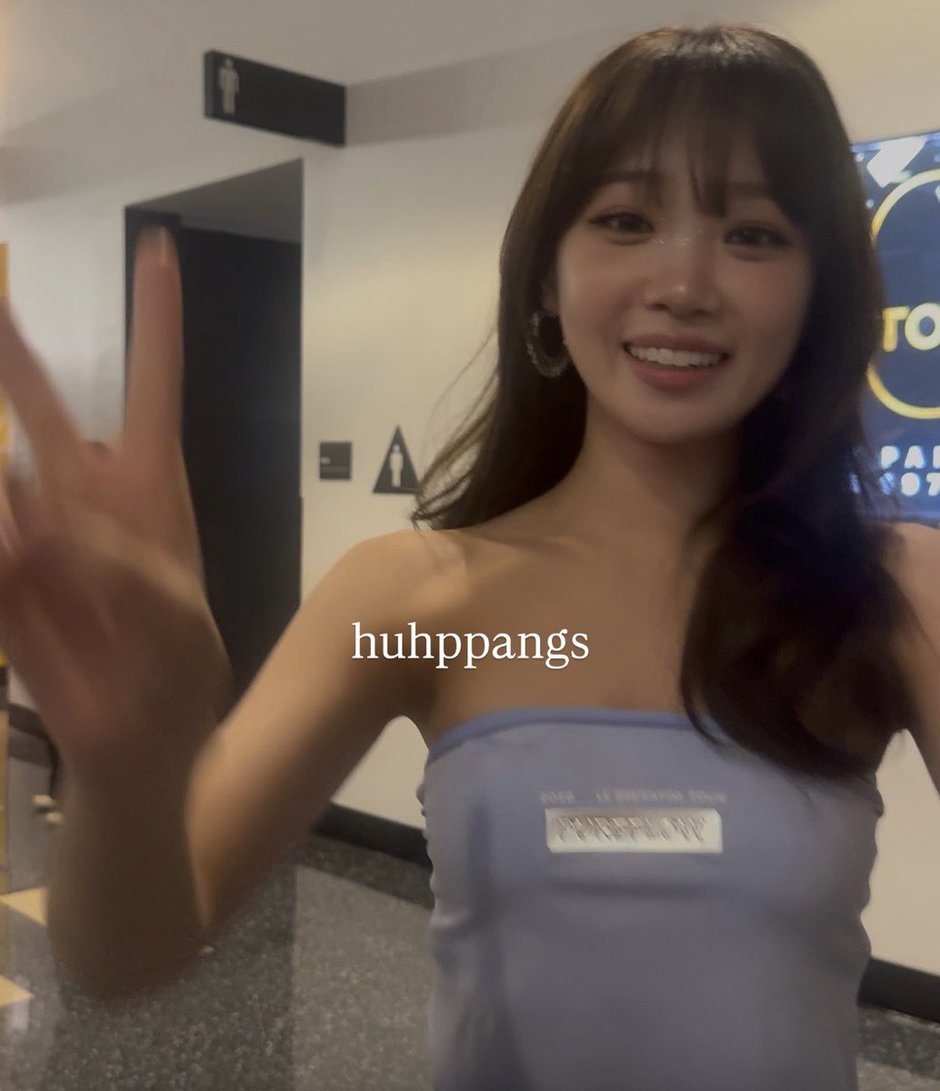 huhppangs's tweet photo. ⠀
⠀⠀ ⠀⠀ ⠀⠀ ⠀⠀ ⠀⠀ ⠀⠀ ⠀⠀:¨ ·.· ¨:
⠀⠀ ⠀⠀ ⠀⠀ ⠀⠀ ⠀⠀ ⠀⠀ ⠀⠀ `· . 𐙚 
pretty girl chaewon during send off !!
#LESSERAFIMTOUR #LESSERAFIM #KIMCHAEWON https://t.co/ZIIuZc7OtU