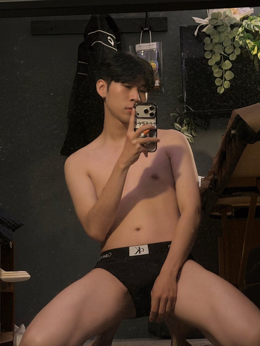 yu_950109_'s tweet photo. 本人很反差😏表面上很高冷，但私底下就另外��事🥵@Twboy69God https://t.co/uQj6TeczAM