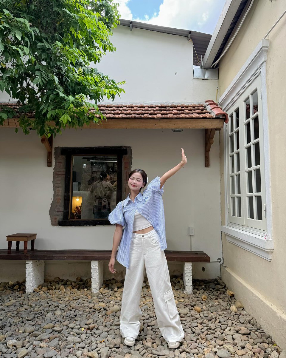 Deize_a's tweet photo. Top of the morning! 🚀 You should know that every small step matters, and you’re doing amazing. 🌈
UORhl https://t.co/c2SVq7aIY4