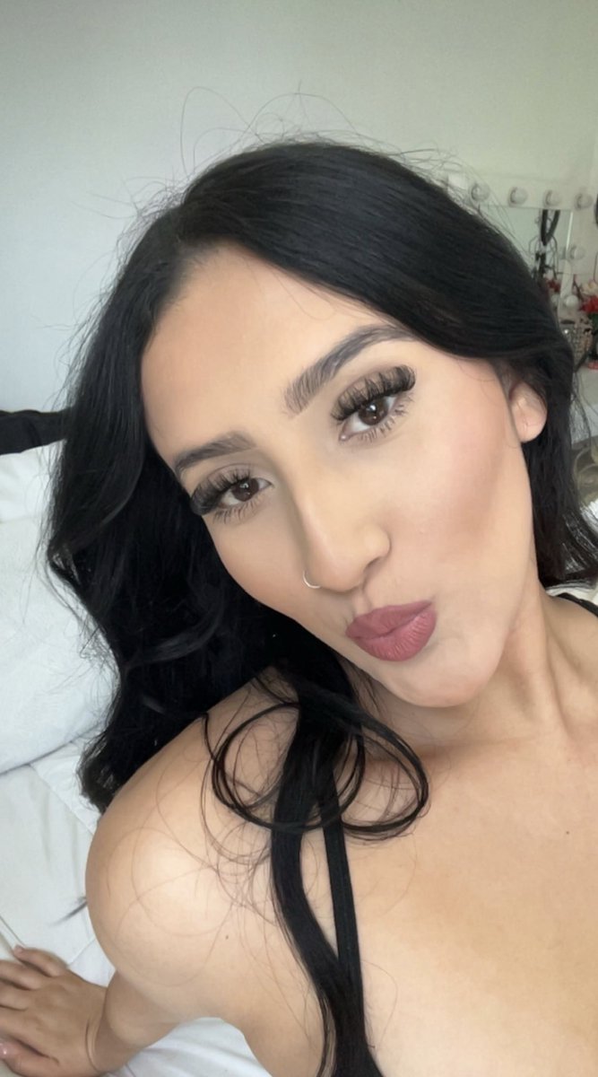 thegorillachese's tweet photo. Lil cucky wanted his gf and her cousins on show. Tell him what you'd do to them 

#cuck #cuckson #momson #incest #mom #milf #ntr #bull #bwc #imwf #wankchat #irl #irls #jerkbud #jerkoff #cum #orgasm https://t.co/9vaRSOuhSZ
