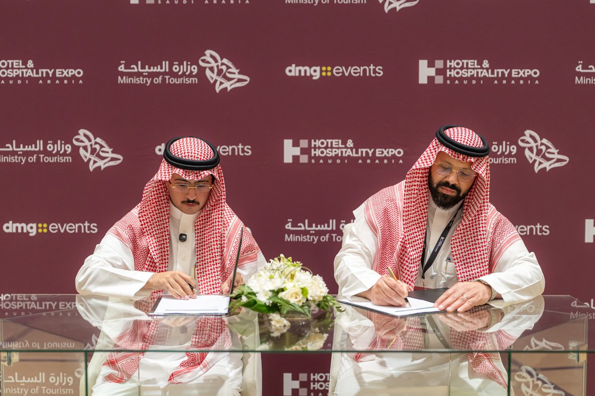 HHExpoSaudi's tweet photo. A five-year commitment to Saudi-made hospitality.

Defaf Hospitality and RMR Company signed an MOU to strengthen local sourcing and support Saudi-made room amenities across hospitality projects.

📅 15 – 17 September 
📍 RICEC

🎟️ Register: https://t.co/dLIjNMbbjc

#HHExpoSaudi https://t.co/nfyKQOcJlY