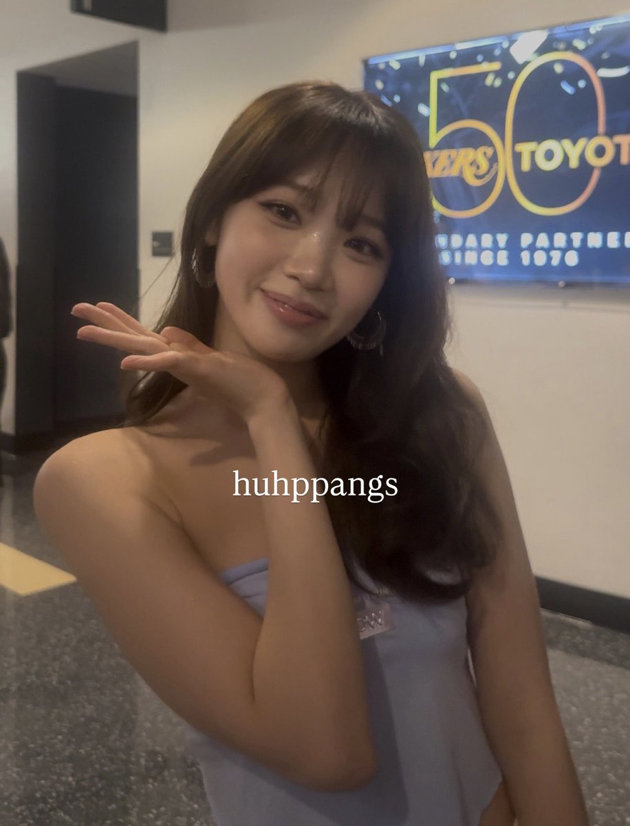 huhppangs's tweet photo. ⠀
⠀⠀ ⠀⠀ ⠀⠀ ⠀⠀ ⠀⠀ ⠀⠀ ⠀⠀:¨ ·.· ¨:
⠀⠀ ⠀⠀ ⠀⠀ ⠀⠀ ⠀⠀ ⠀⠀ ⠀⠀ `· . 𐙚 
pretty girl chaewon during send off !!
#LESSERAFIMTOUR #LESSERAFIM #KIMCHAEWON https://t.co/ZIIuZc7OtU