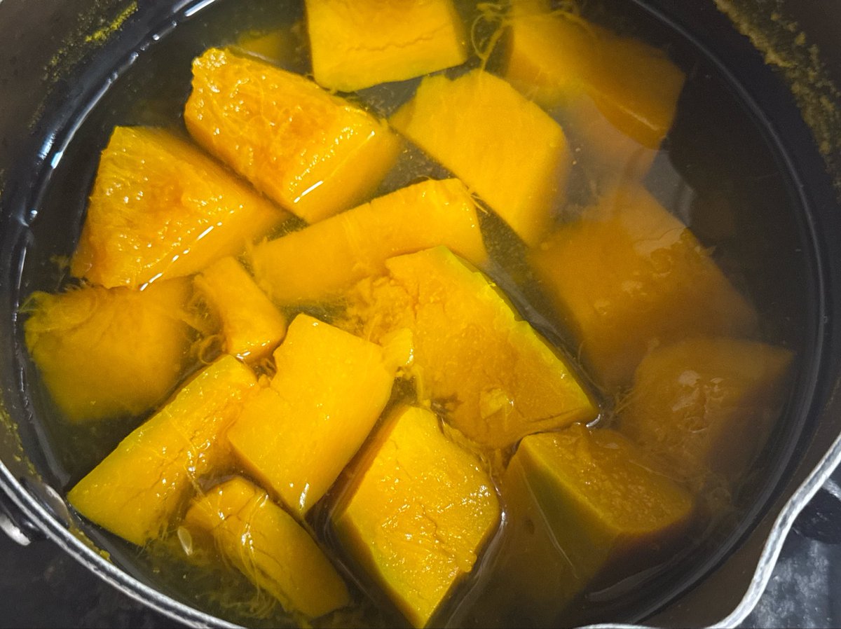 hyouhon's tweet photo. 中国旅行で覚えた料理、カボチャを水だけで煮る。味付けしない。すごくうまい。 https://t.co/nGRUQHPs6f