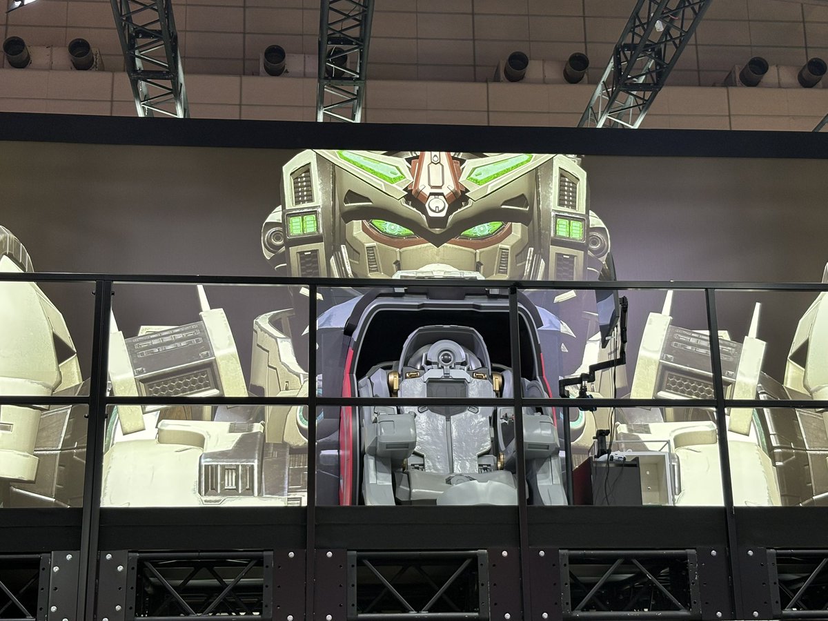 IT_LILITH's tweet photo. 今日は #TGS2026 ビジネスデイ行ってきました( ´ ▽ ` )
ガンダムの新作アクションゲーム #ローグオービット 試遊してきたけど、爽快感あって面白かった（╹◡╹） https://t.co/t57G5MPZWh